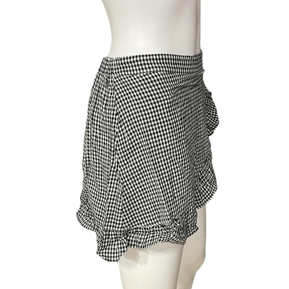 Blushing Heart Checkered Shorts
New - Picture 6 of 7